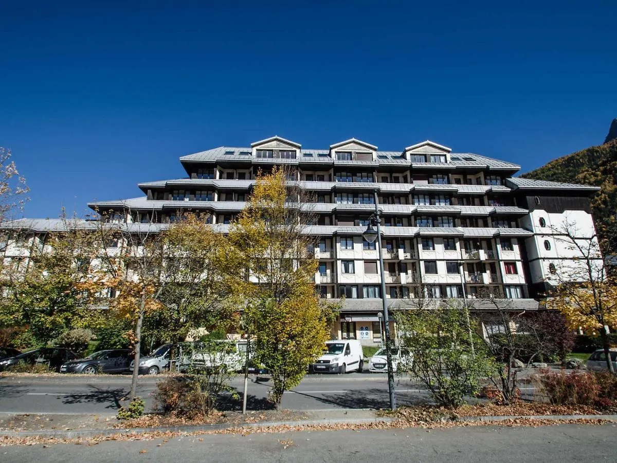 Appartement Renove Avec Parking Et Wifi A Chamonix - Fr-1-343-208 Apartment